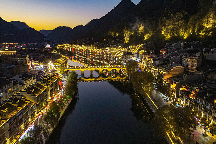 想讓游客流連忘返？這個(gè)景區亮化不能少！