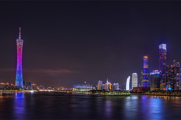 城市夜景燈光亮化是城市風(fēng)景線(xiàn)組成部分