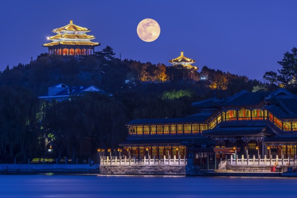 景觀(guān)亮化設計公司