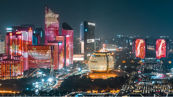一個(gè)城市夜景亮化的好壞重在前期的規劃設計