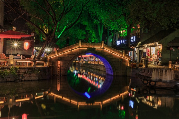 夜景亮化照明和亮化工程的區別是什么