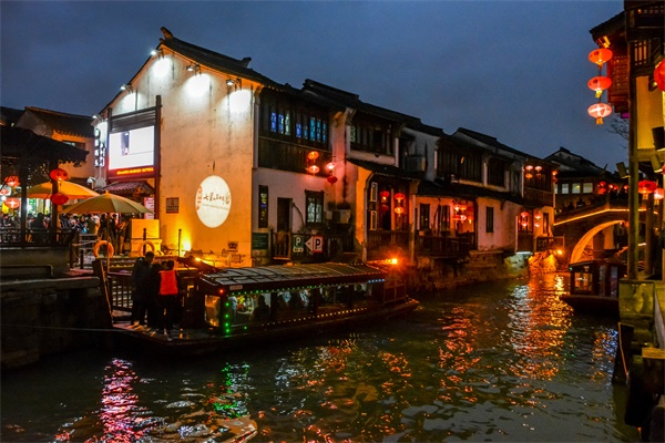 文旅夜游燈光亮化思維和模式的創(chuàng  )新