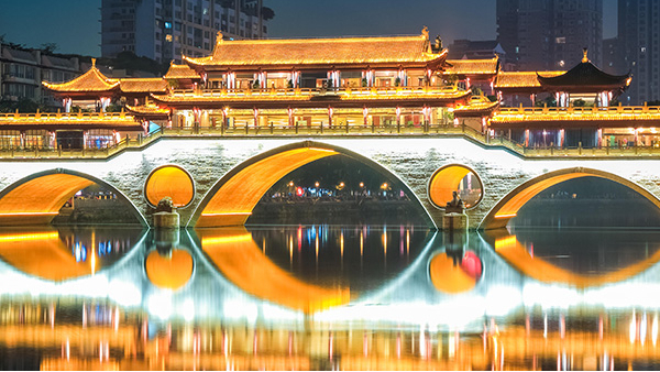 橋梁照明設計應同時(shí)滿(mǎn)足功能照明和景觀(guān)照明需求
