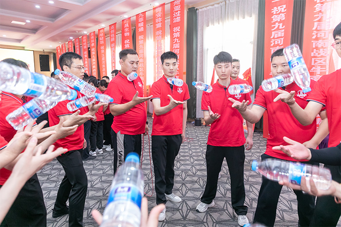 參加牛商爭霸賽，明亮照明集團再現企業(yè)風(fēng)采