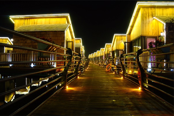 景觀(guān)夜景亮化設計要綜合考慮環(huán)境因素