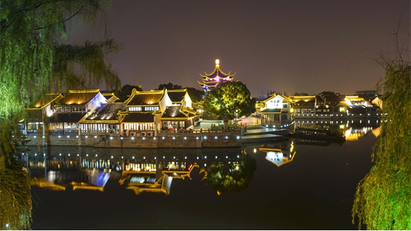 夜游燈光工程讓景區在光的映襯下更加多彩動(dòng)人