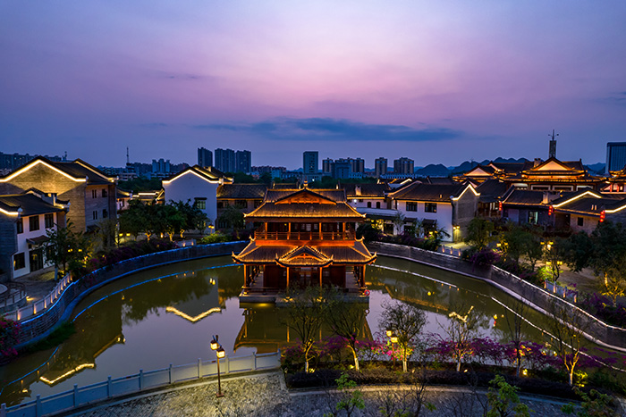 景區一到晚上就沒(méi)有客流量！燈光亮化您做了嗎？