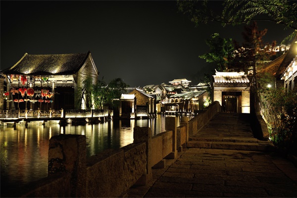 小鎮夜游亮化