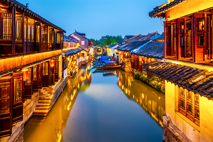 不滿(mǎn)足于普通？17年打磨，為你量身定制文旅夜游亮化！