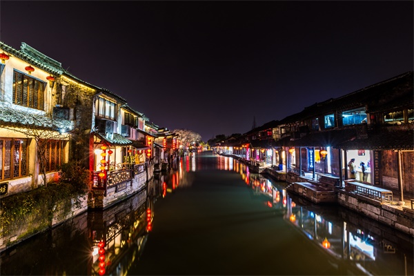文旅特色小鎮燈光照明要如何科學(xué)規劃？