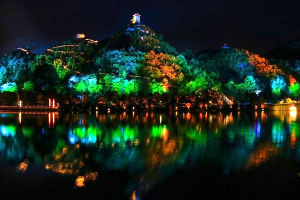 山體景觀(guān)亮化-突顯山體的大氣磅礴