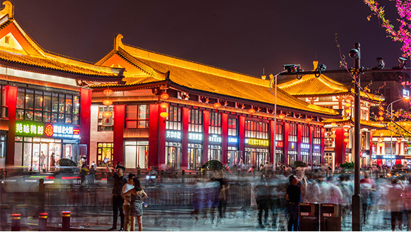 如何應用燈光亮化來(lái)設計出一個(gè)網(wǎng)紅景區？