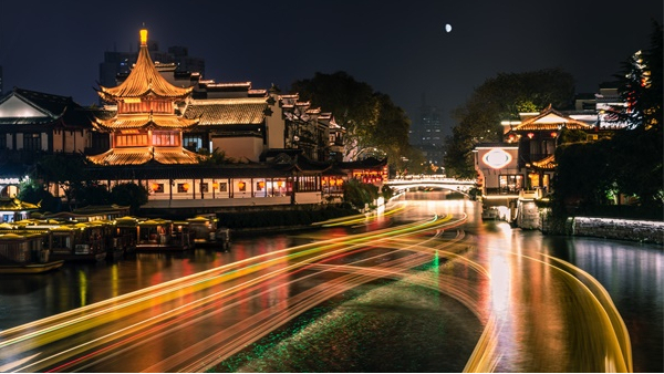 景觀(guān)燈光照明設計中如何達到節能效果？