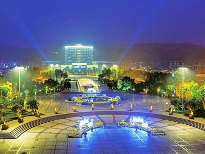 廣場(chǎng)夜景亮化-結合城市周?chē)h(huán)境